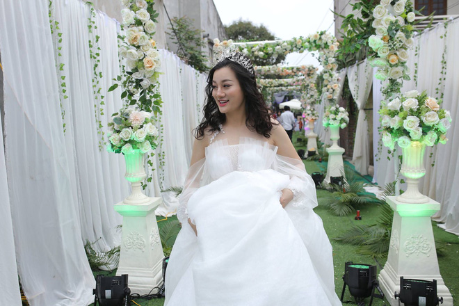 Hữu Công tiết lộ chi 2 tỷ cho đám cưới khủng, rộng 700m2, mời 1000 khách cùng sao hạng A về làng